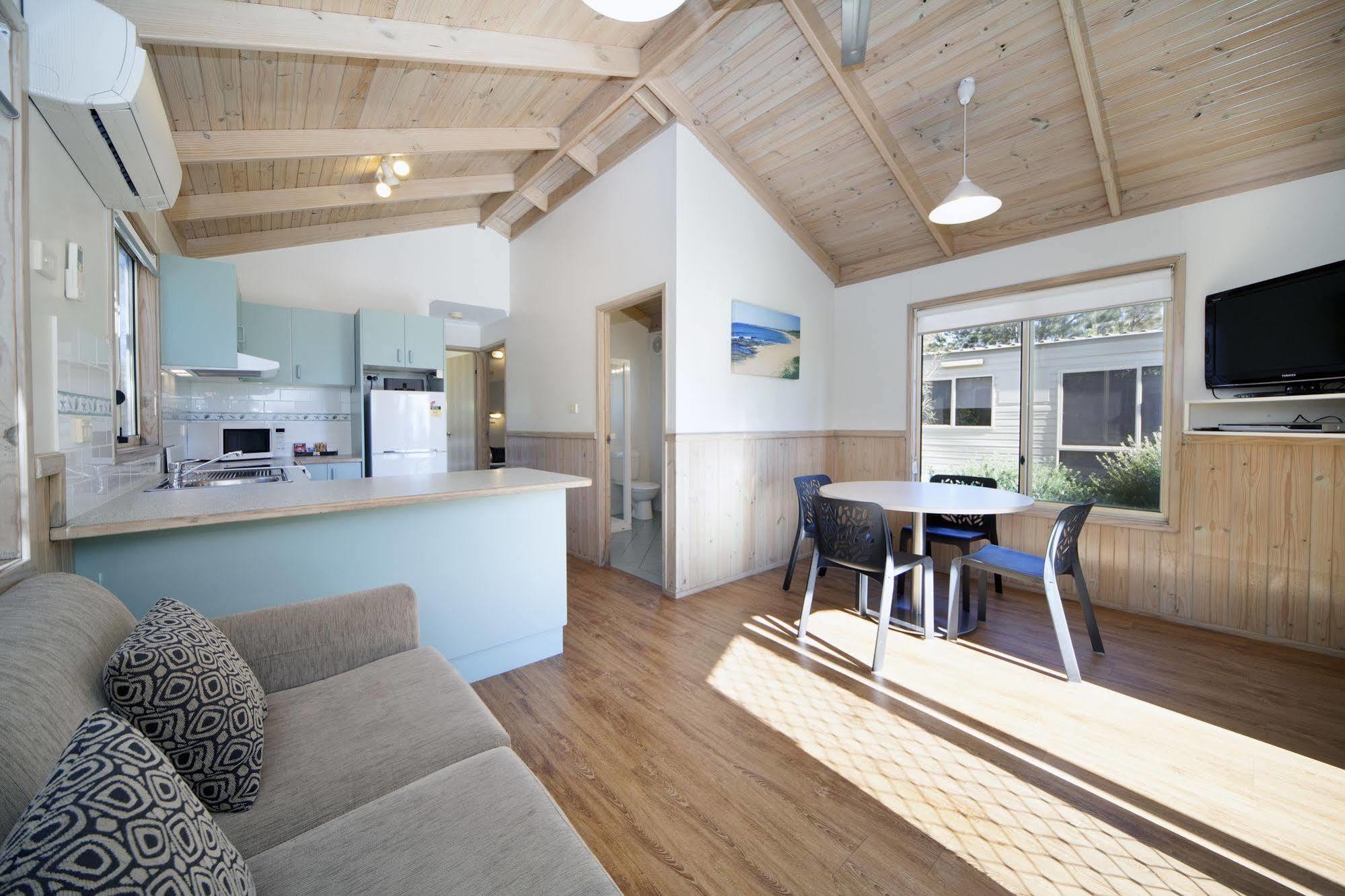 Holiday Haven Culburra Beach Hotel Екстериор снимка