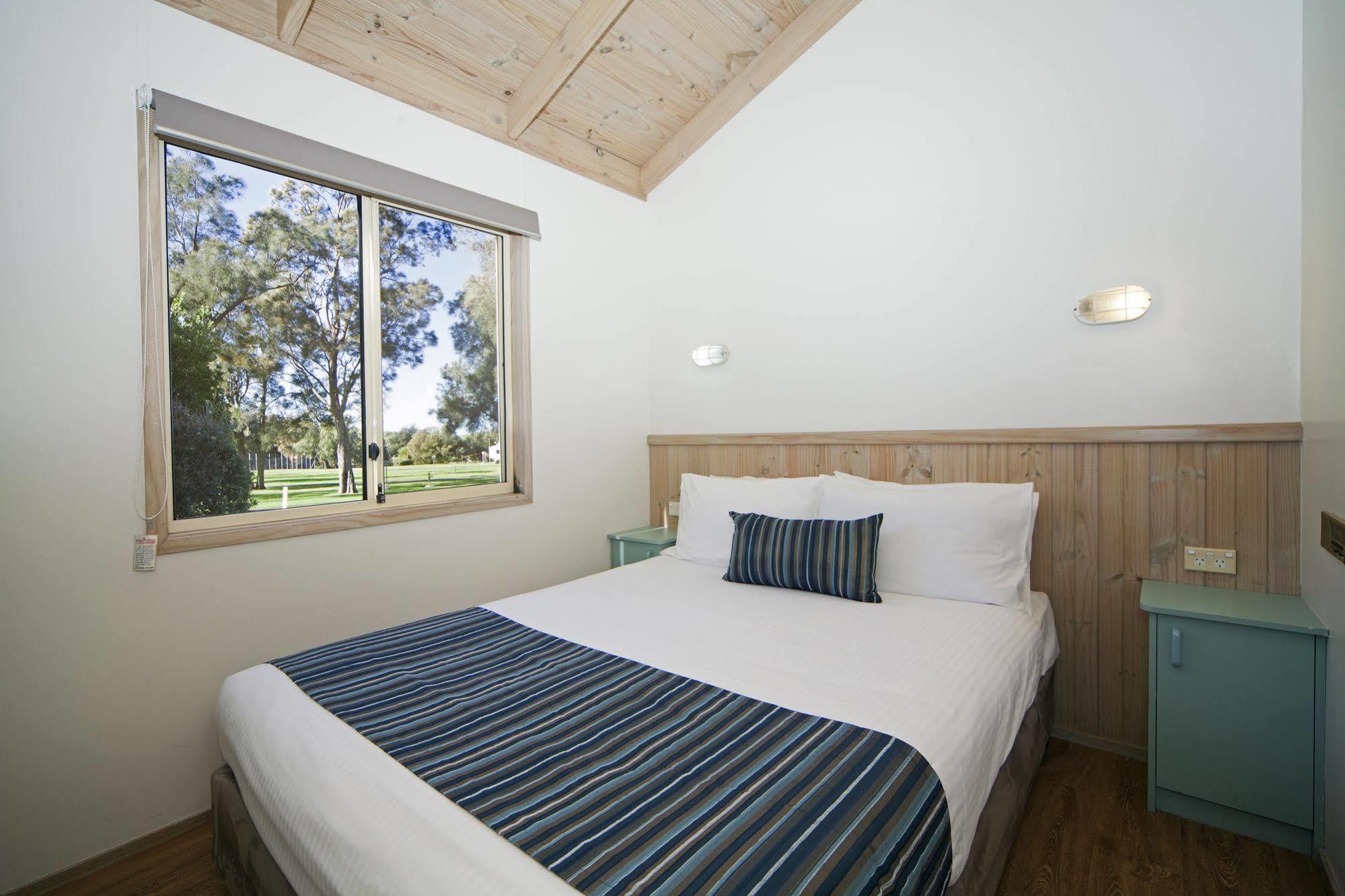 Holiday Haven Culburra Beach Hotel Екстериор снимка